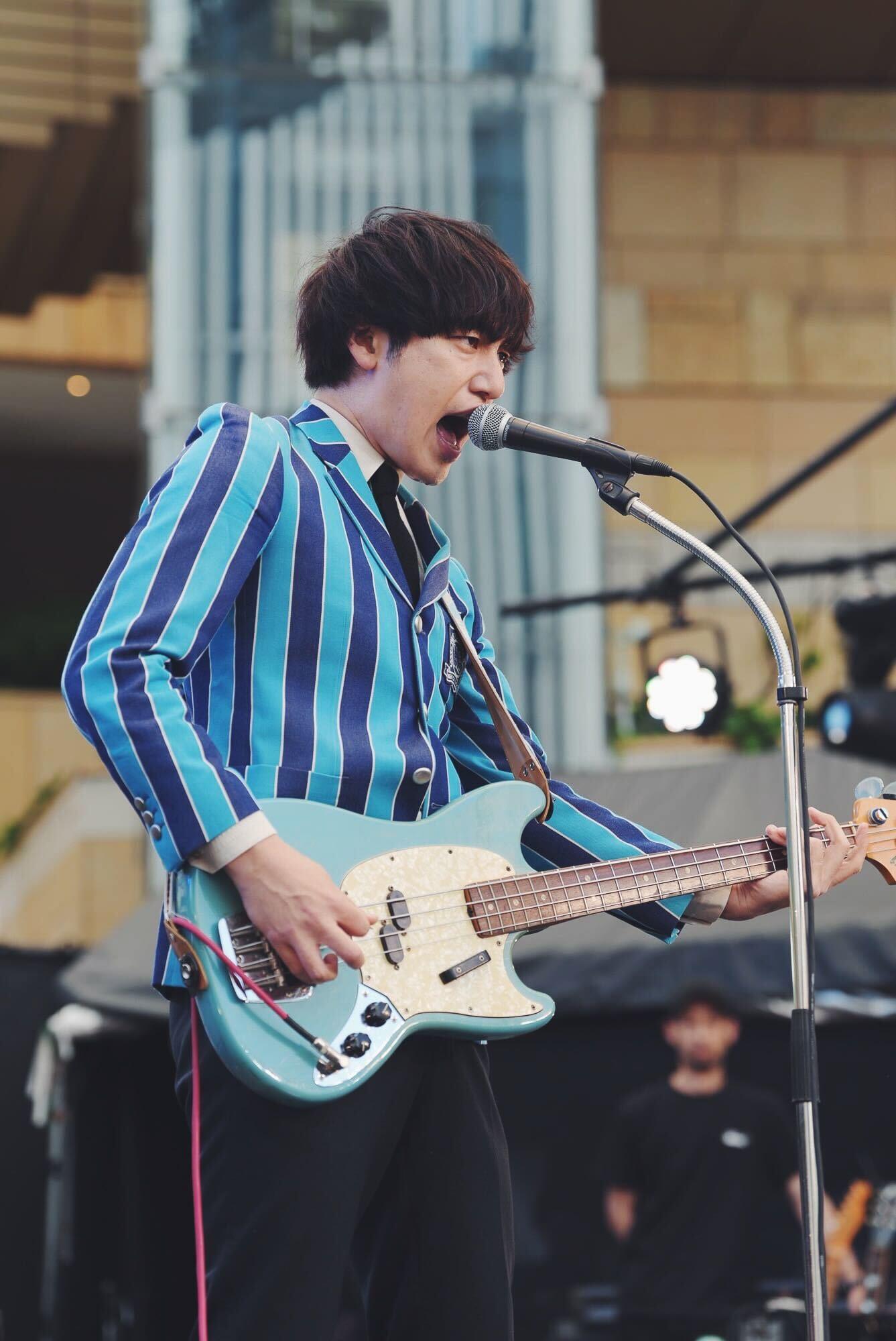 THE BAWDIES